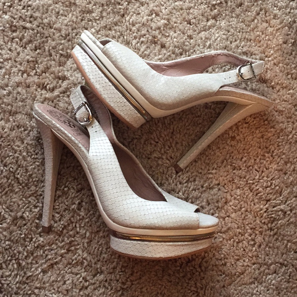 Vince Camuto Rivka